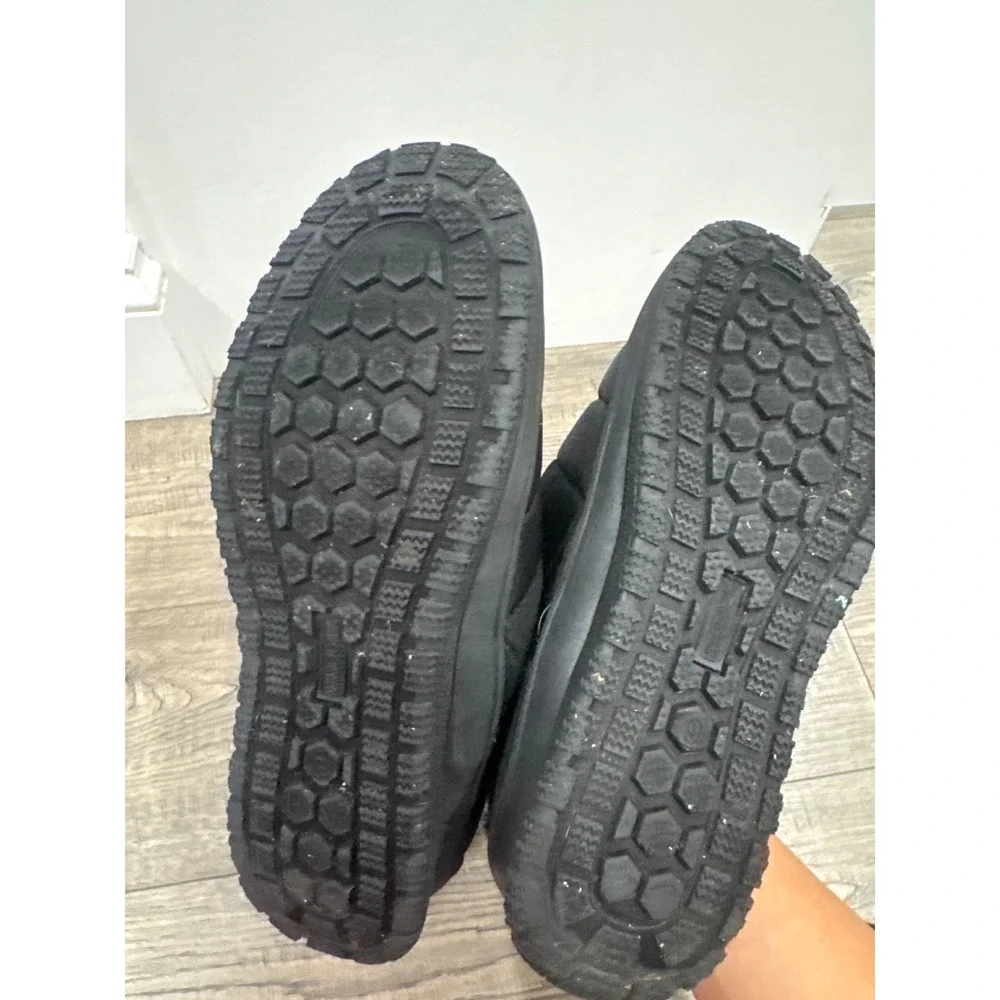 Minnetonka Black Quilted Puffer Ankle Boots Faux Fur Lined Winter Shoes